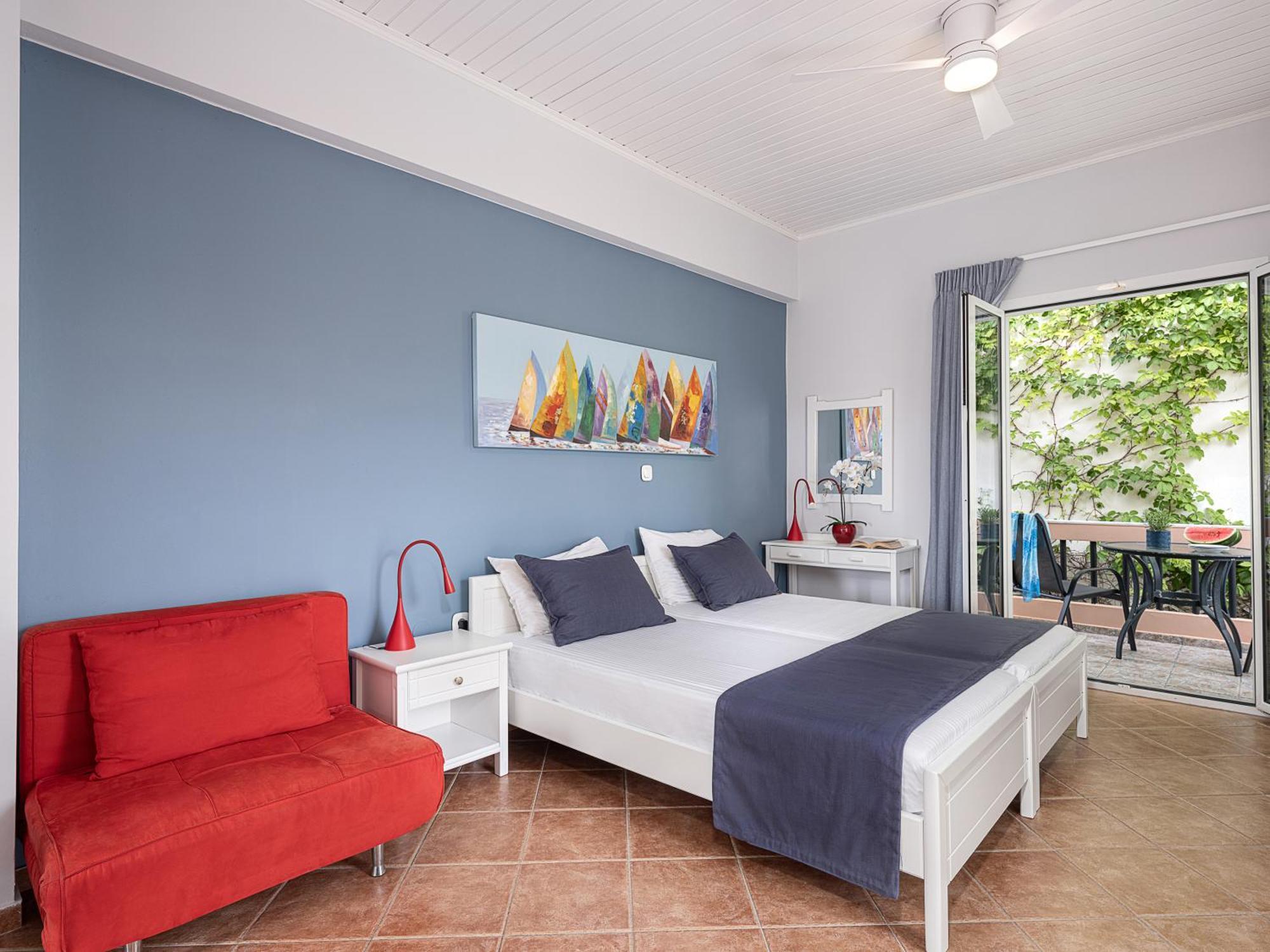 Elena Seafront Luxury Apartments Almirida الغرفة الصورة