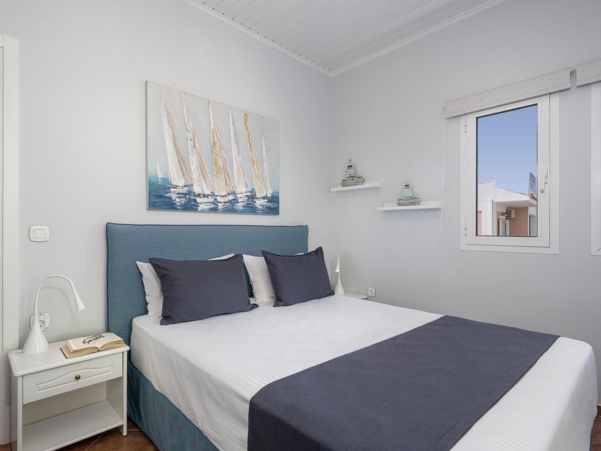 Elena Seafront Luxury Apartments Almirida الغرفة الصورة