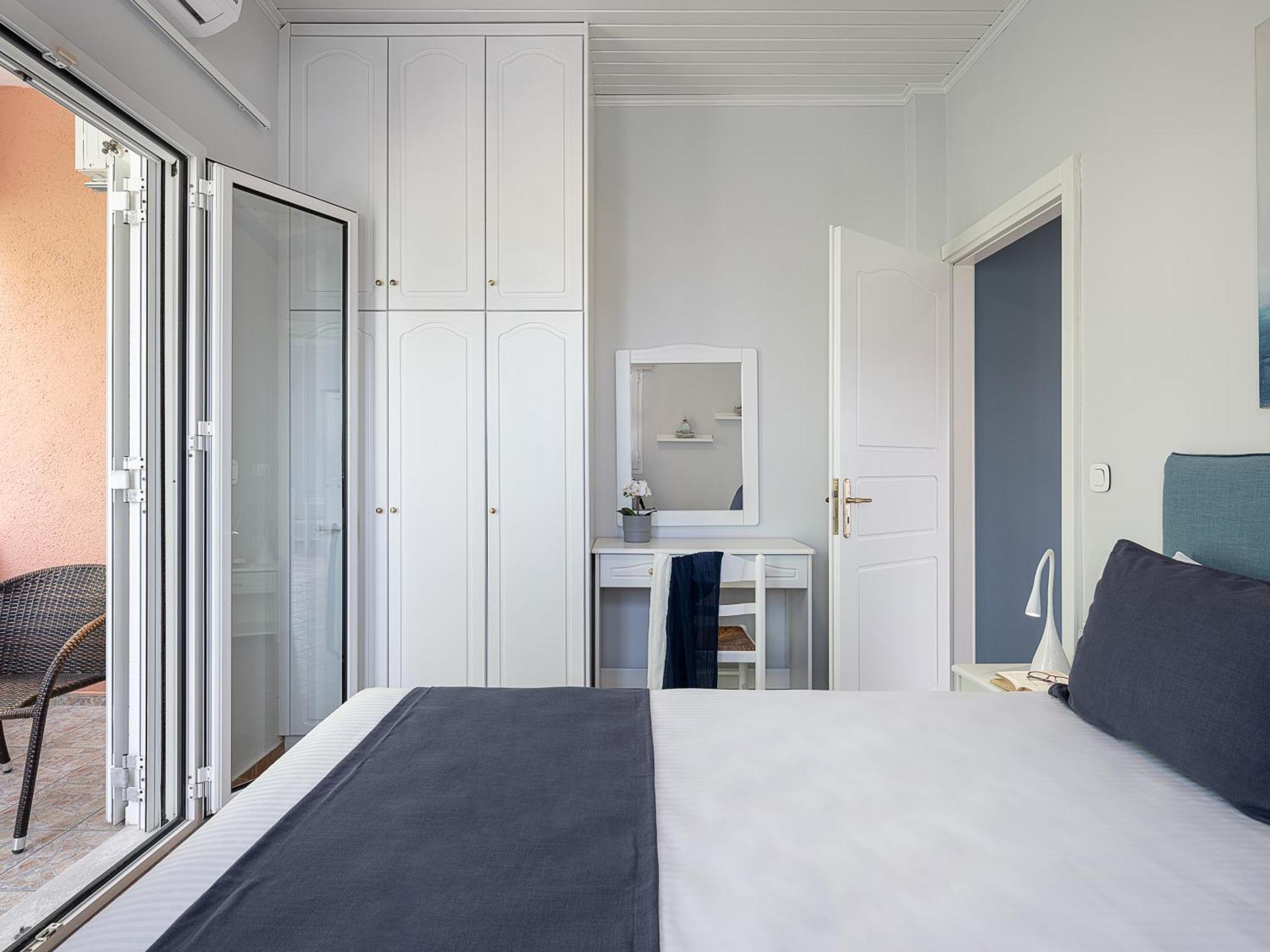 Elena Seafront Luxury Apartments Almirida الغرفة الصورة