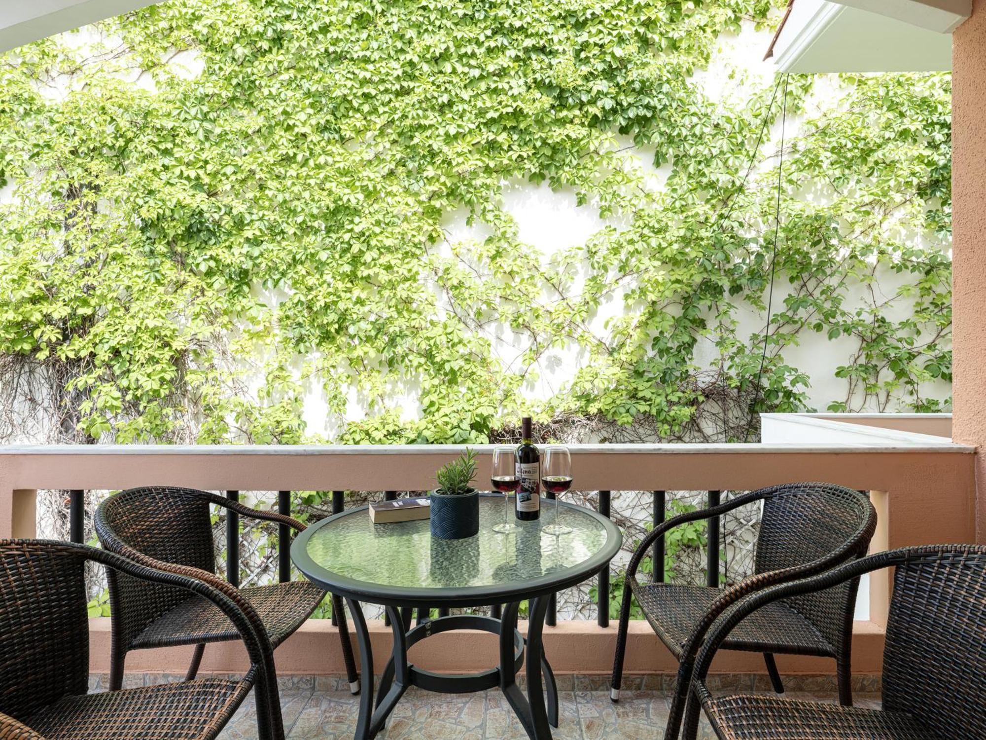 Elena Seafront Luxury Apartments Almirida الغرفة الصورة