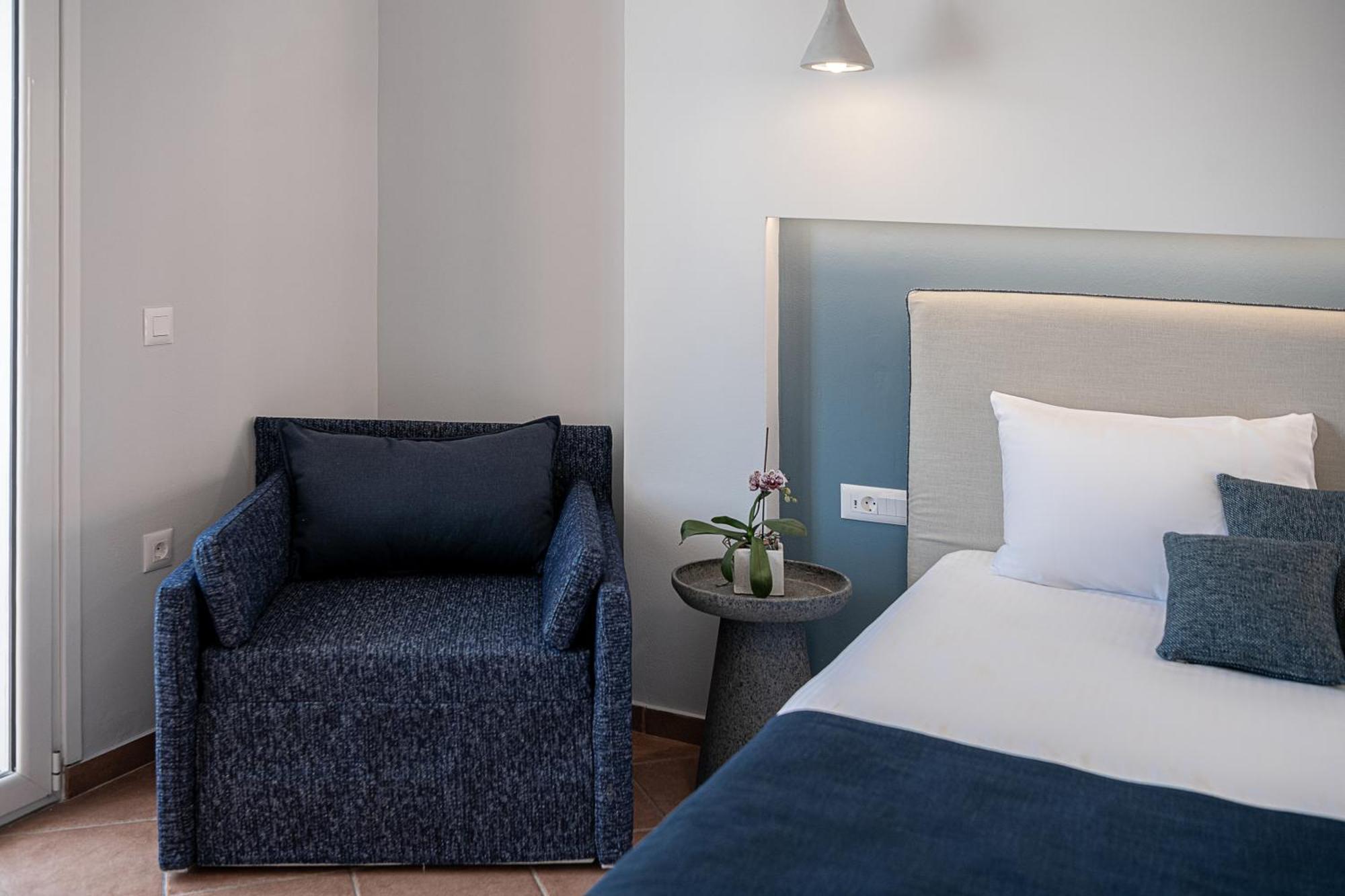 Elena Seafront Luxury Apartments Almirida الغرفة الصورة