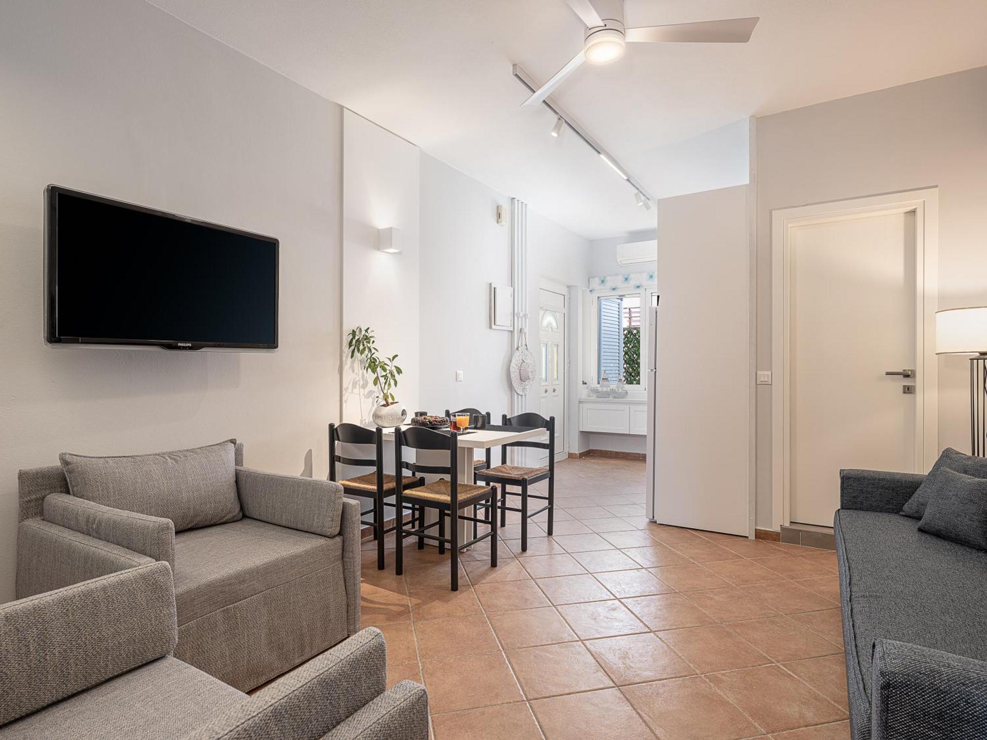 Elena Seafront Luxury Apartments Almirida الغرفة الصورة